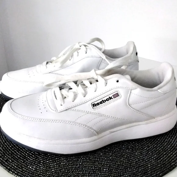 NWOT Men's REEBOK white tennis shoes - Picture 2 of 6